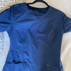 navy infinity scrub set!! Tall girl approved